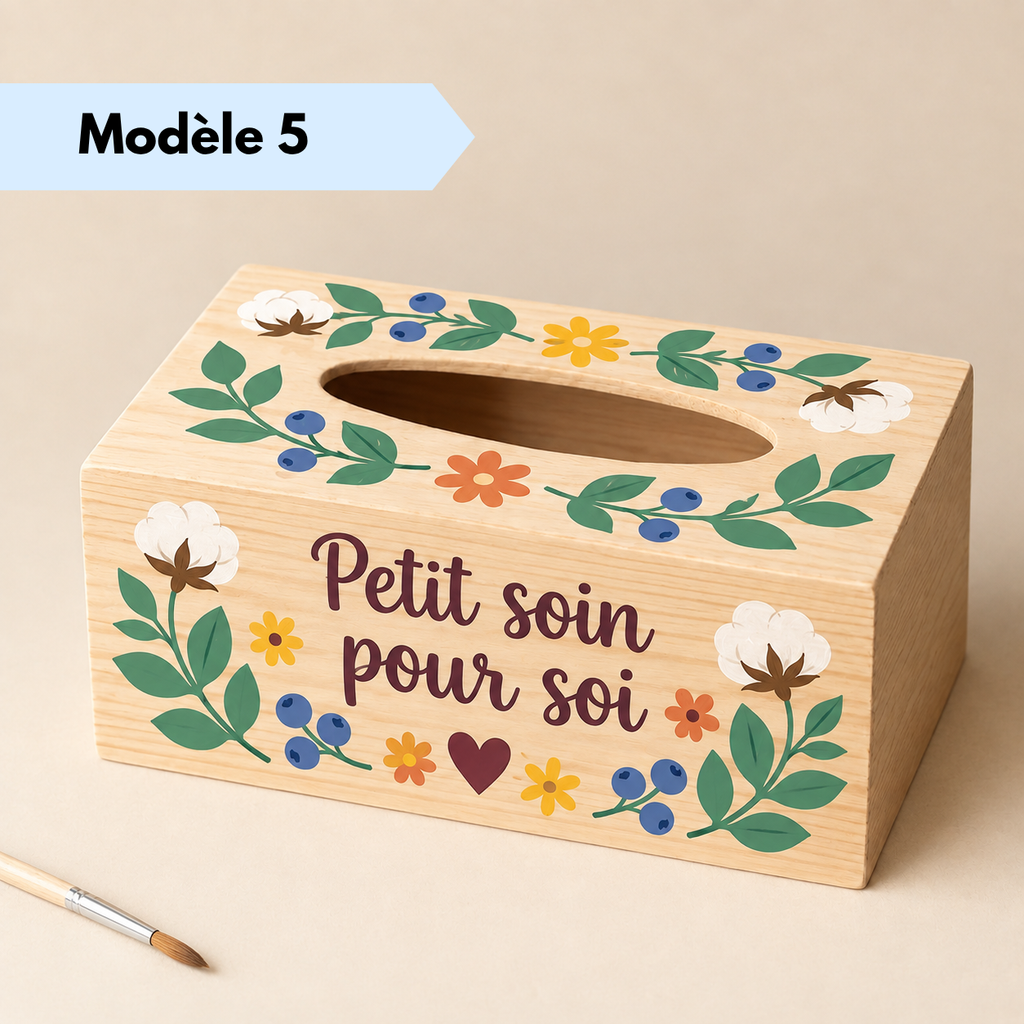 Boîte à mouchoirs en bois avec prénom et motifs floraux peints au pinceau