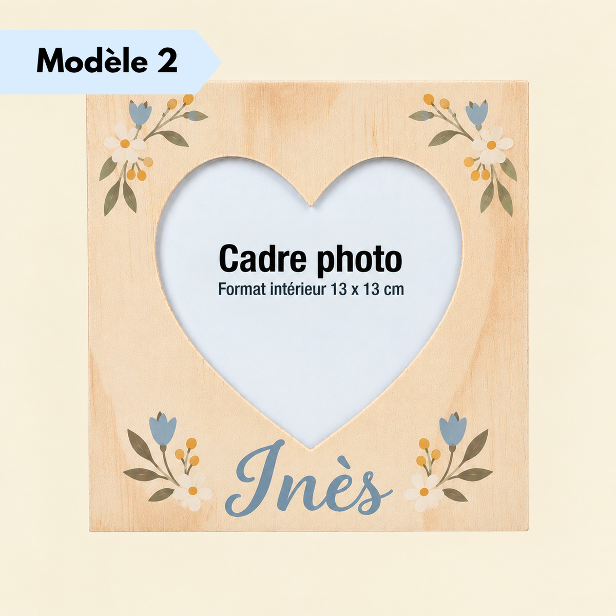 Cadre photo en bois avec ouverture en forme de cœur et prénom personnalisé