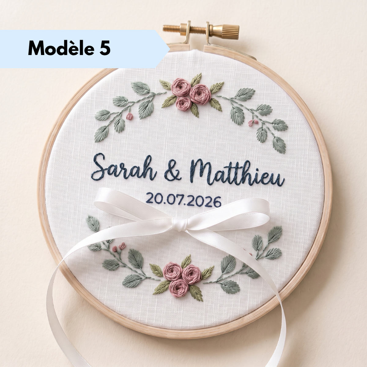 Porte-alliances de mariage avec broderie de fleurs et feuillages